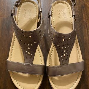 Naturalizer Women’s Windham Flat Sandal Bronze